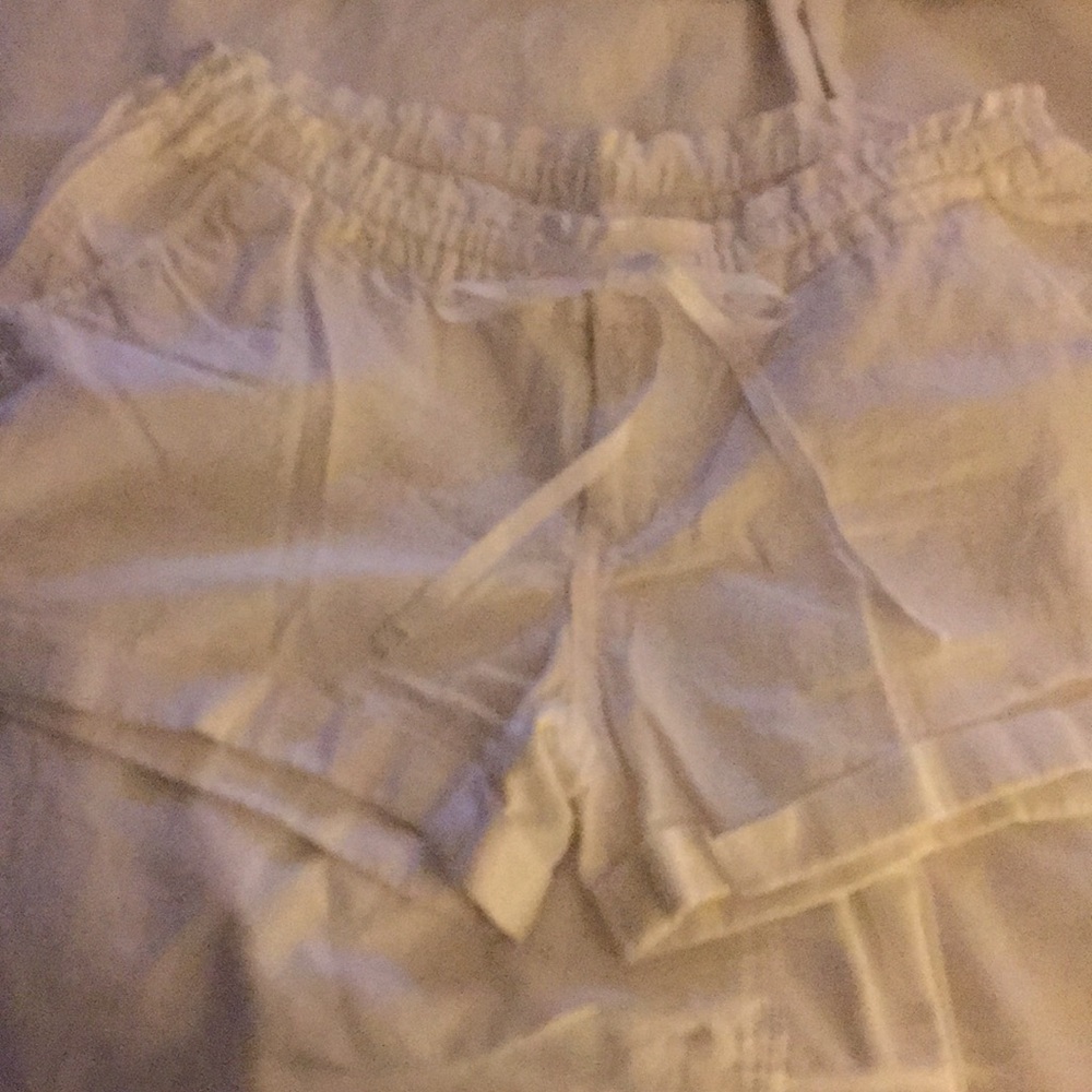 Linen Old Navy white shorts size 6
